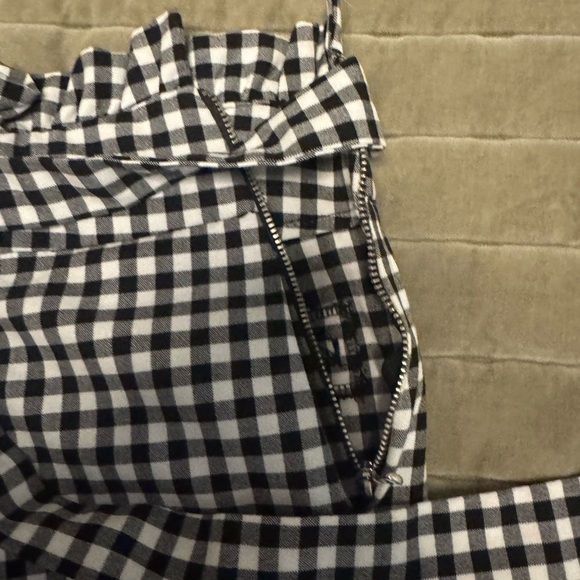 Zara Black and White Gingham High Waist Shorts with Belt - Picture 4 of 4